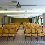Camden Court Hotel 